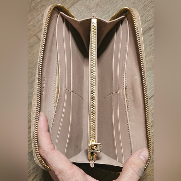 Miu Miu Long Zippy Wallet in GUC - Picture 8 of 8